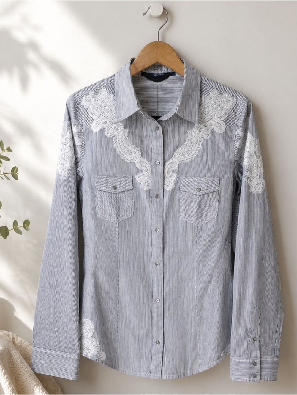 GUESS Striped Sheer Lace Details Button Down Western Shirt Size XS Like New